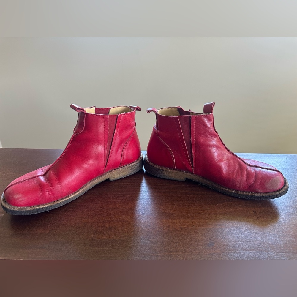 Angulus Red Leather from Sweden